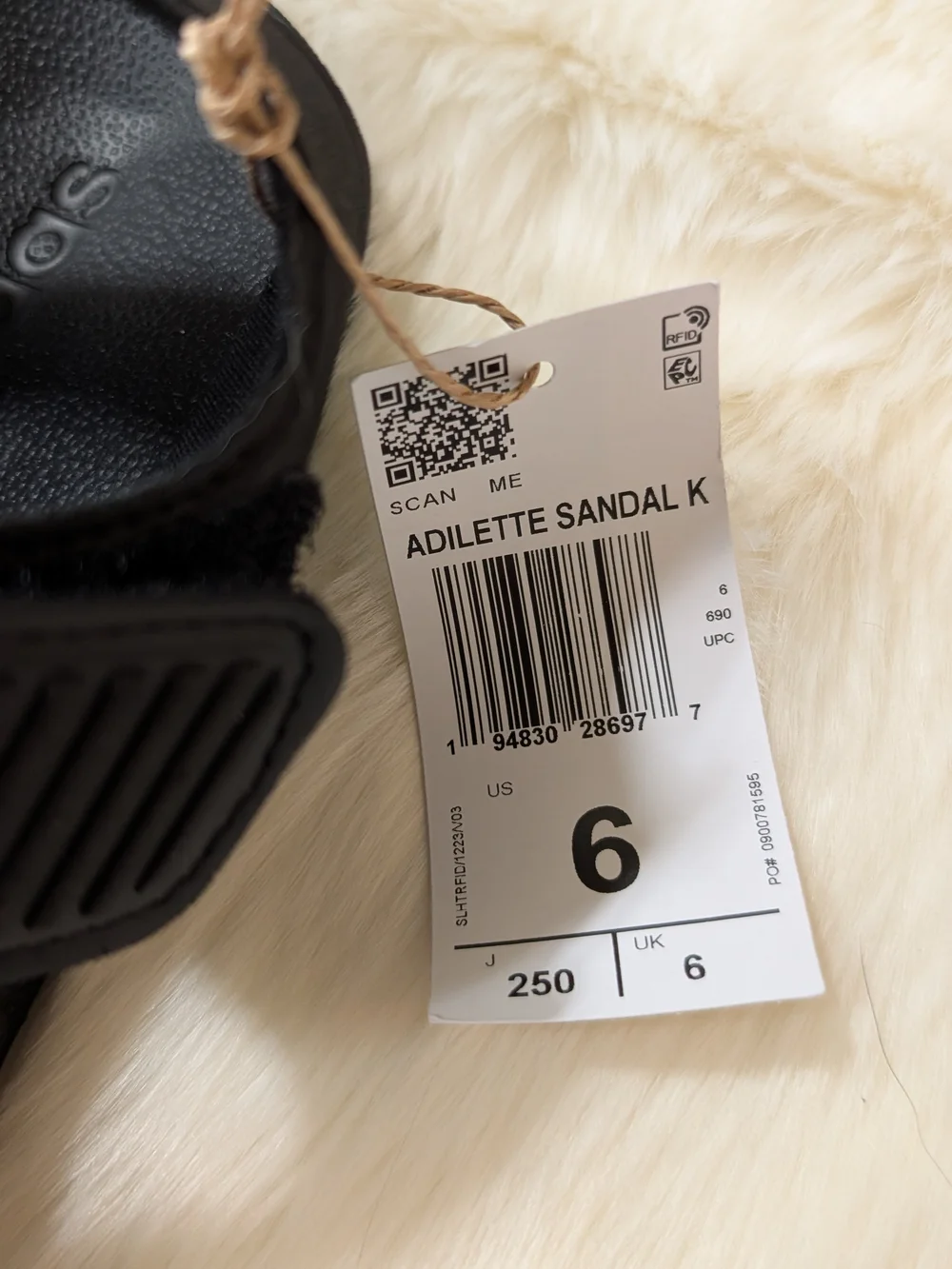 adidas Adilette Sandals Kids Black Adjustable Strap US Size 6